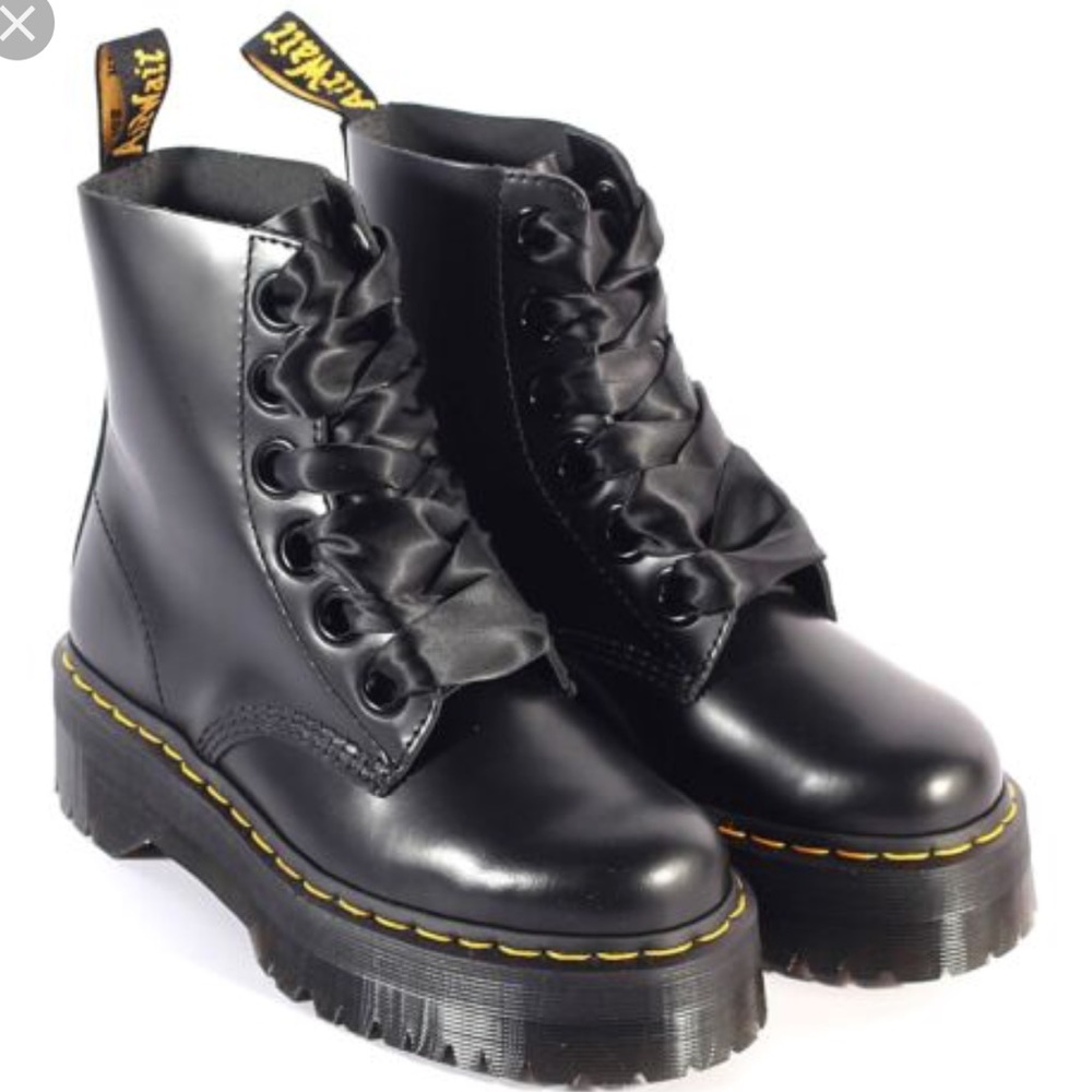 BNIB molly buttero Doctor Martens